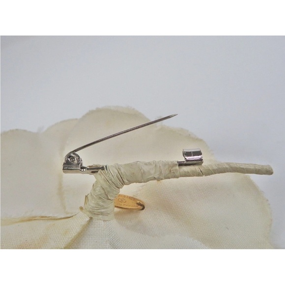 CHANEL Gold and Cream Fabric Brooch - Picture 7 of 9